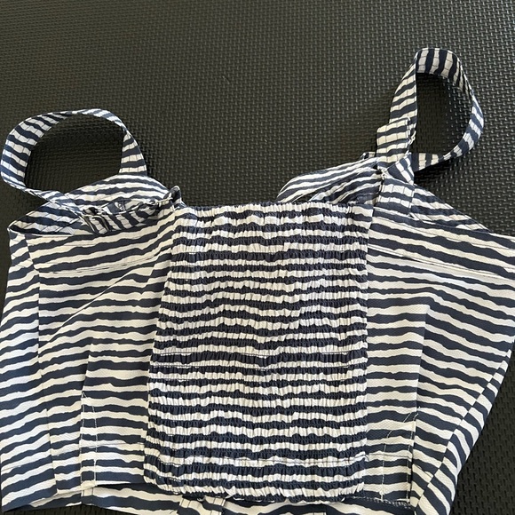 Very cute crop top - Picture 2 of 2